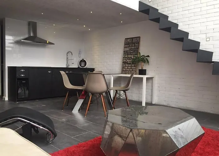 Amazing Loft With Great Location!