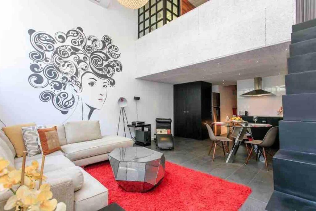 Amazing Loft With Great Location!