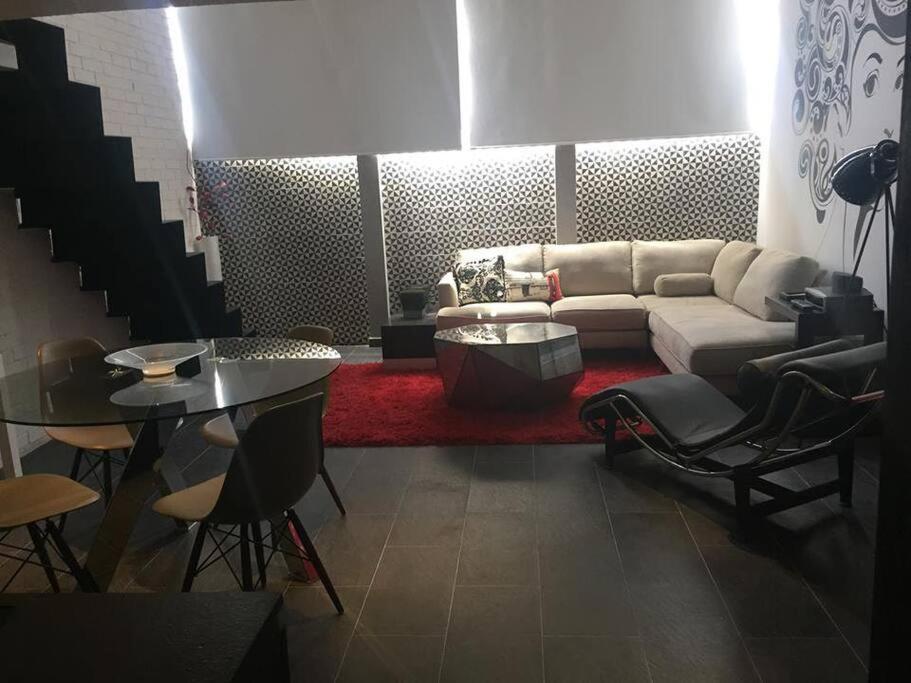 Amazing Loft With Great Location! *